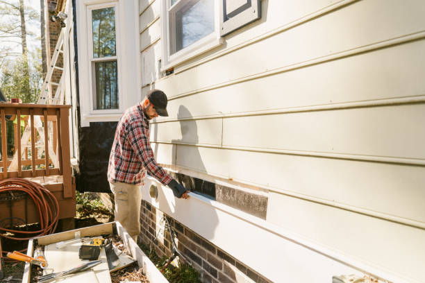 Trusted Emergency Siding Repair service in Clinton, IL - Creative Siding